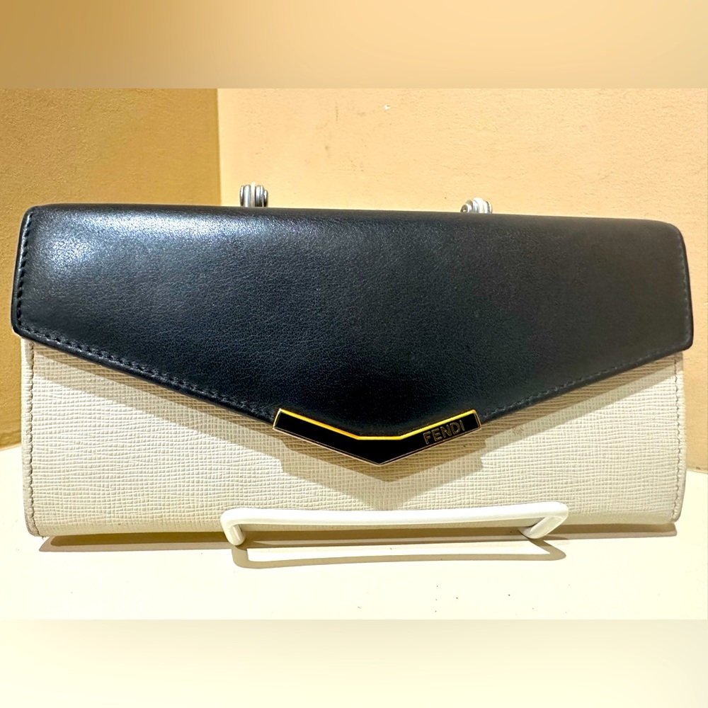 Fendi White/Black Leather Envelope Continental Wallet